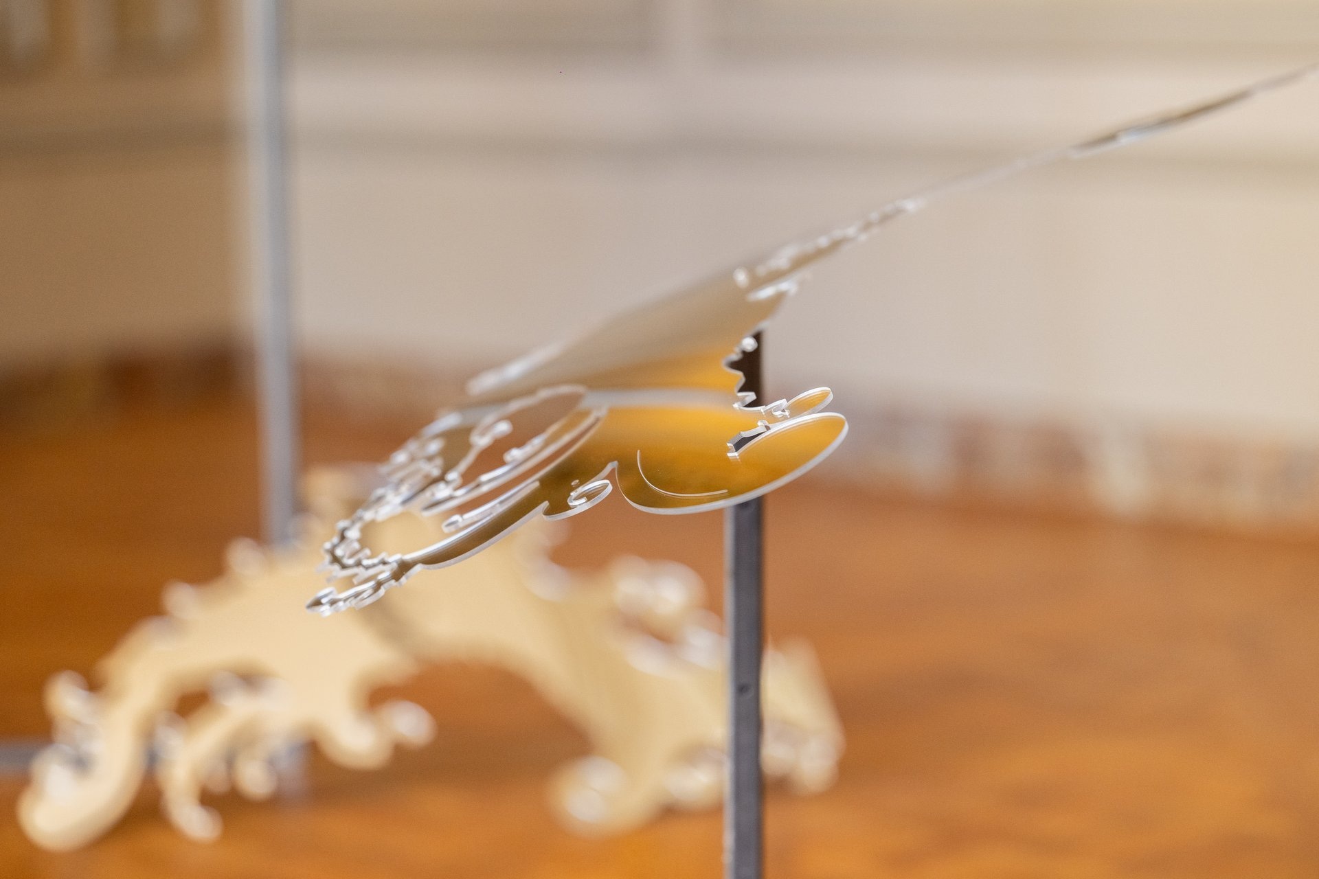 Miroir d'archi - détail, plexiglas et impressions 3D, 2024